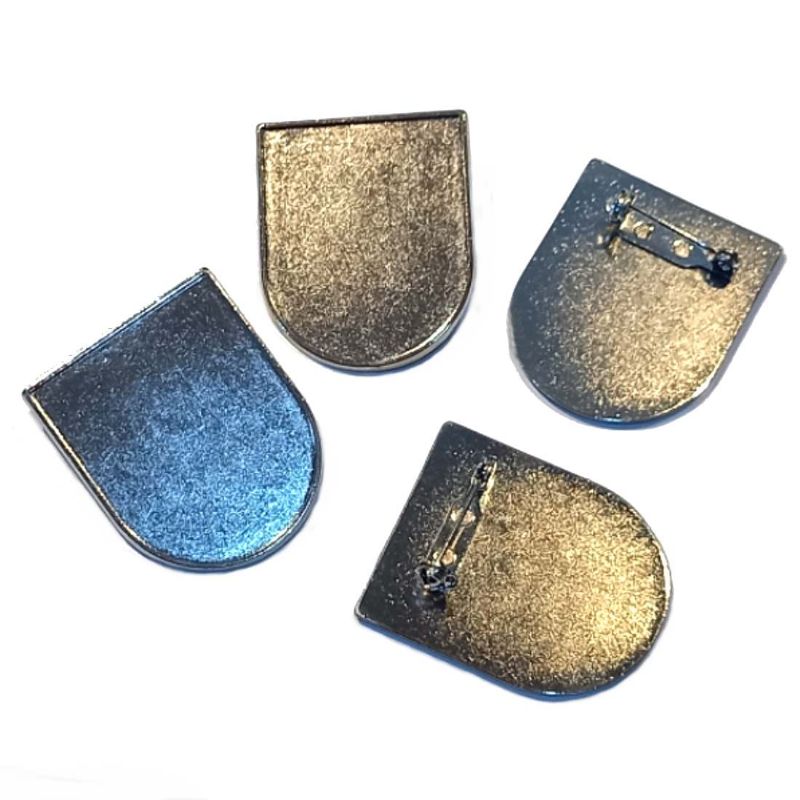 Premium badge shield 29x36.5 silver pin clasp & clear dome